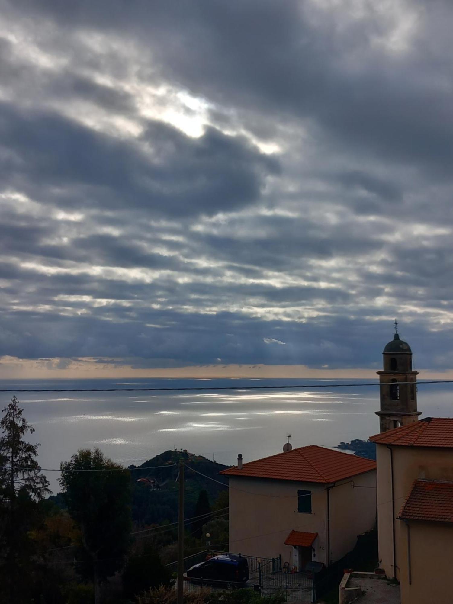 Dolci Risvegli Appartamento Vista Mare Ventimiglia Ngoại thất bức ảnh