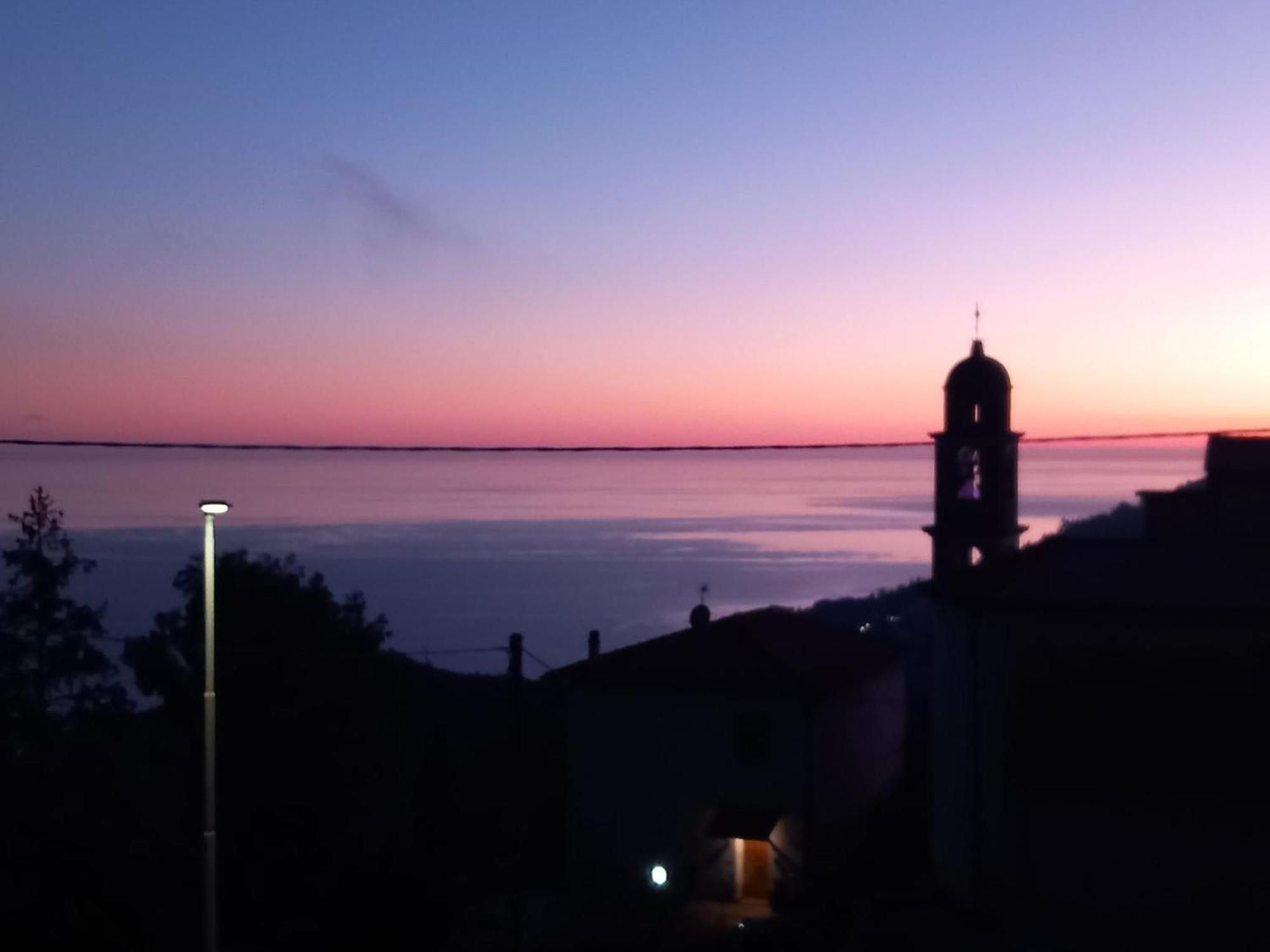 Dolci Risvegli Appartamento Vista Mare Ventimiglia Ngoại thất bức ảnh
