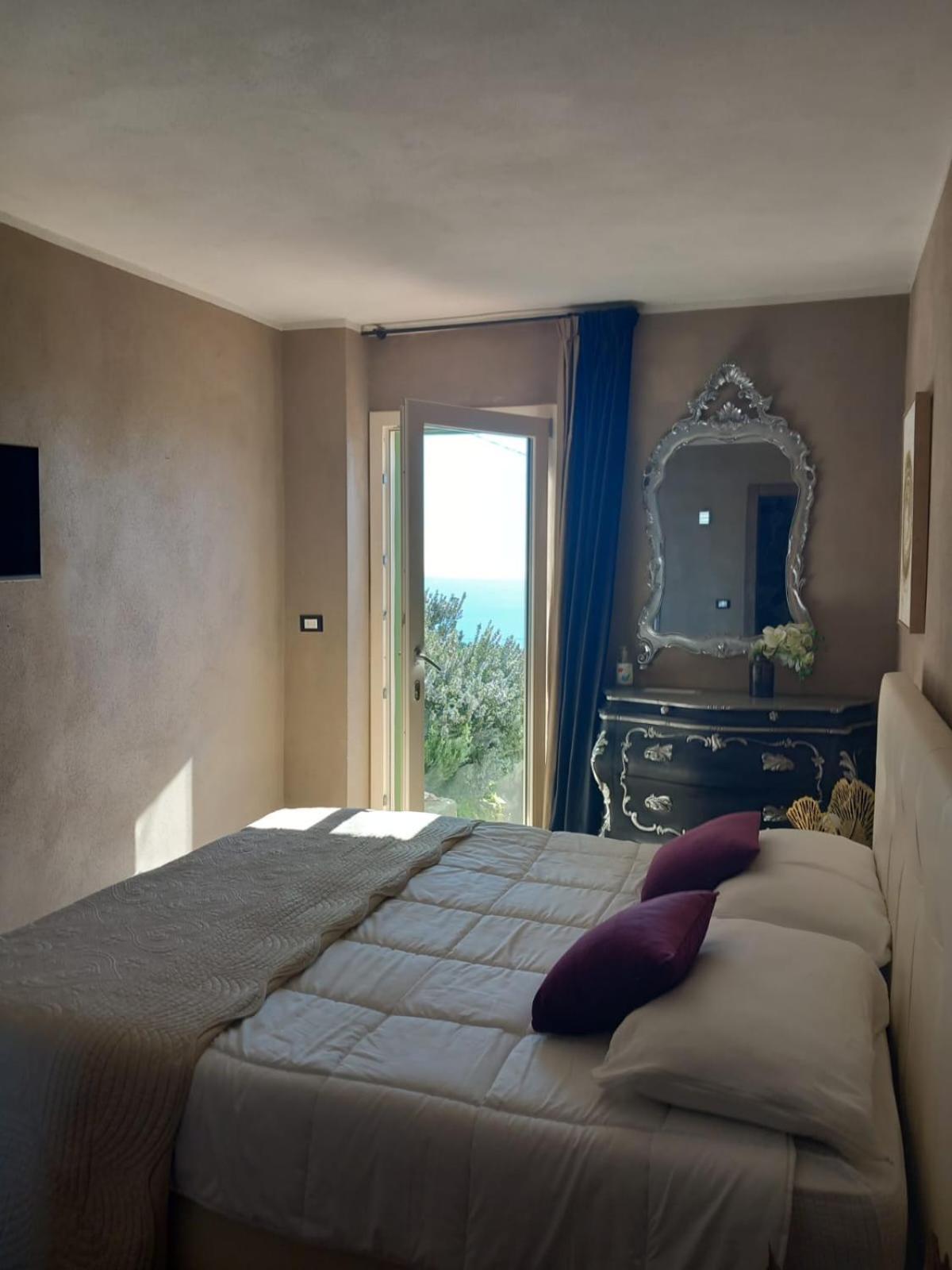 Dolci Risvegli Appartamento Vista Mare Ventimiglia Phòng bức ảnh